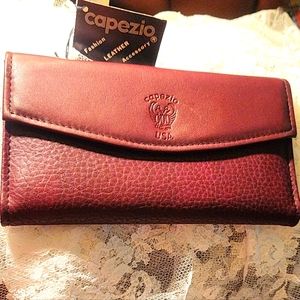 🔥FIRM ON PRICE🔥NWT VTG 80'S CAPEZIO USA LEATHER TRIPLE FOLD CHECKBOOK WALLET